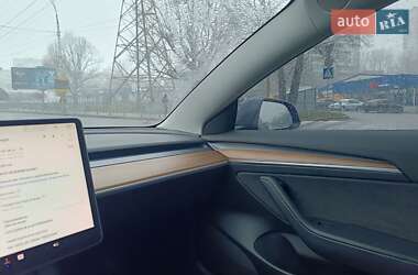 Седан Tesla Model 3 2022 в 