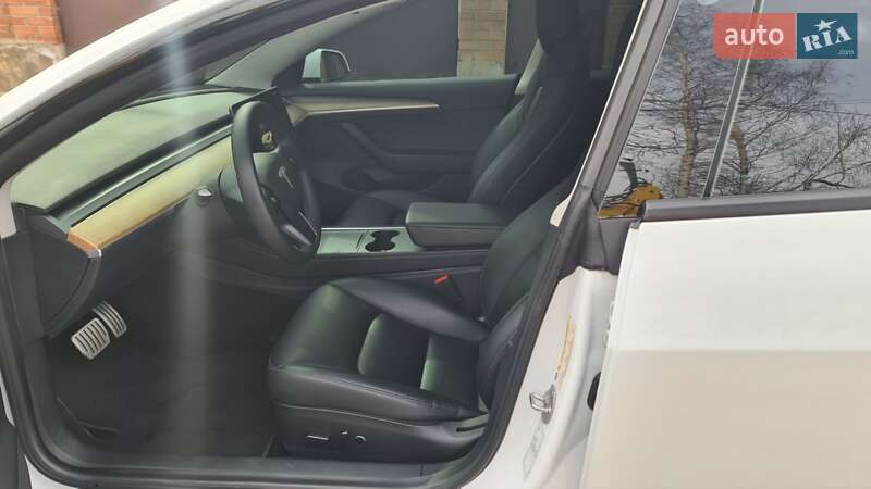 Седан Tesla Model 3 2022 в Одессе