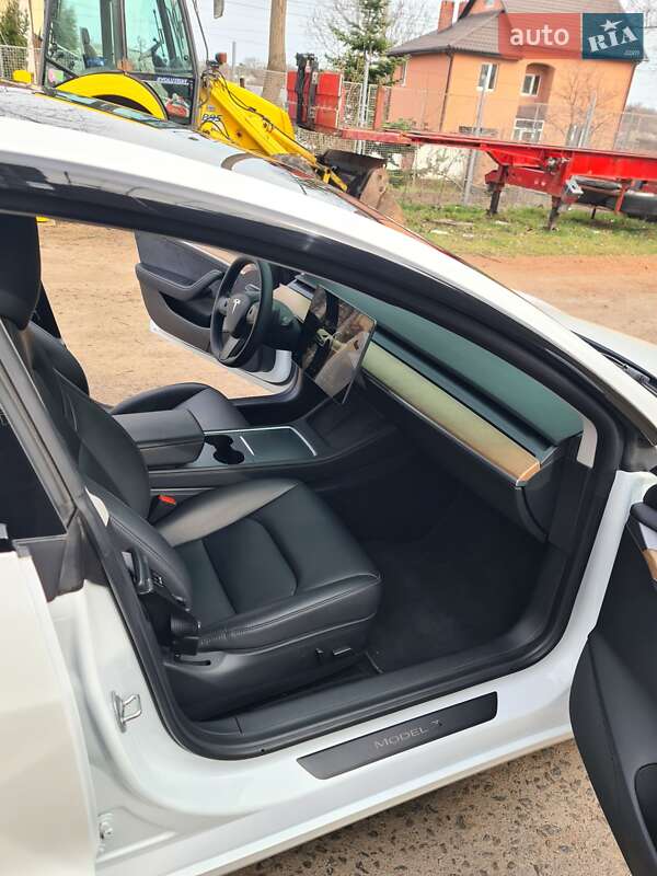 Седан Tesla Model 3 2022 в Одессе