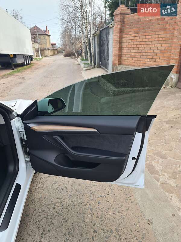 Седан Tesla Model 3 2022 в Одессе