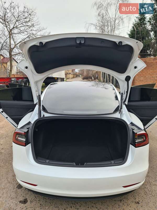 Седан Tesla Model 3 2022 в Одессе