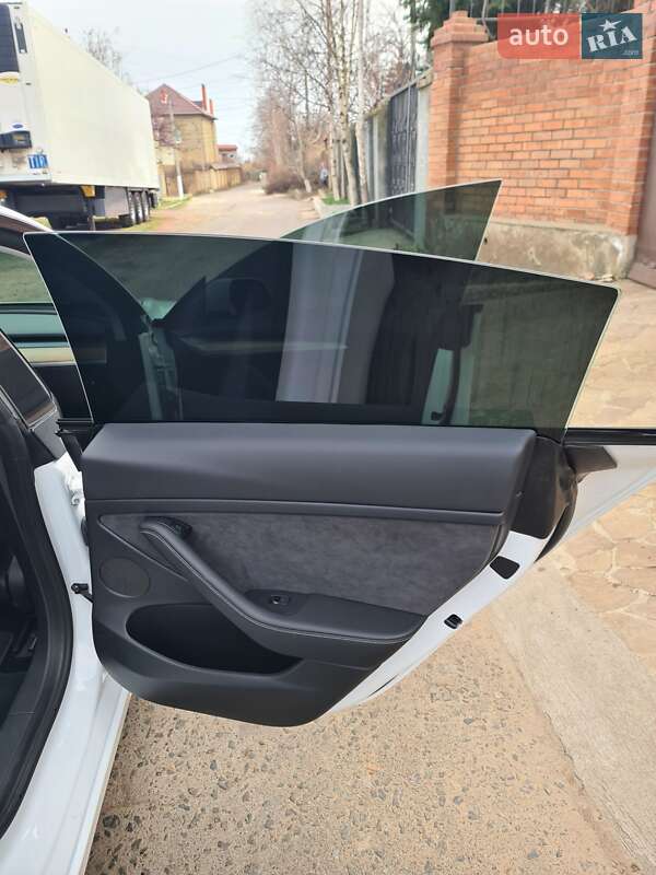Седан Tesla Model 3 2022 в Одесі