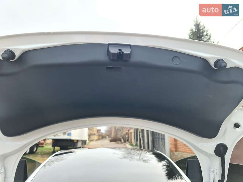 Седан Tesla Model 3 2022 в Одессе