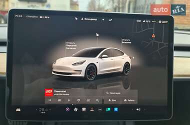 Седан Tesla Model 3 2022 в 