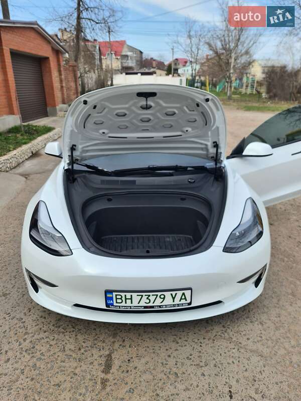 Седан Tesla Model 3 2022 в Одесі