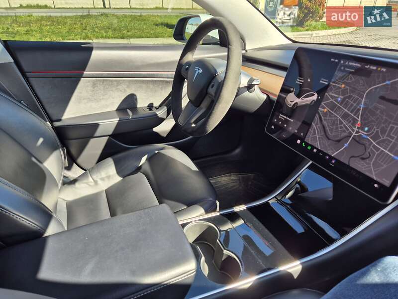 Седан Tesla Model 3 2020 в Мукачевому фото 34 Седан Tesla Model 3 2020 в Мукачевому