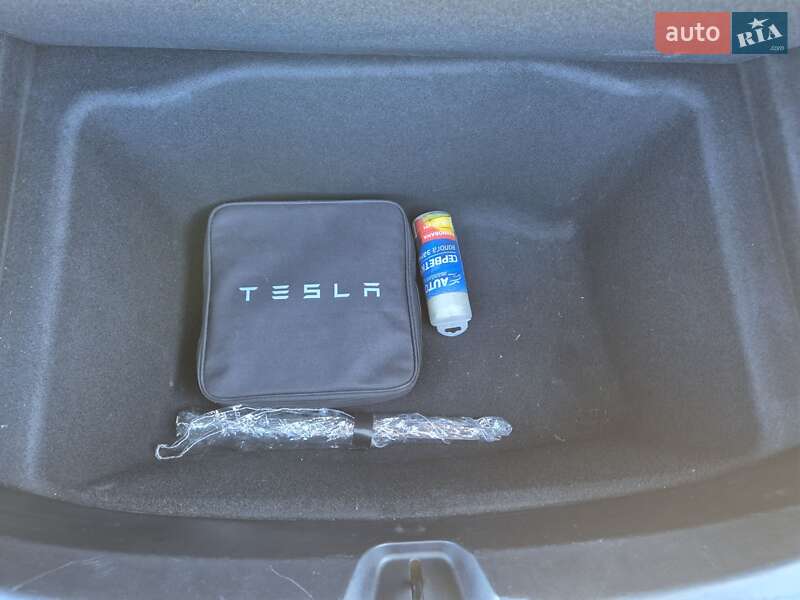 Седан Tesla Model 3 2020 в Мукачевому фото 28 Седан Tesla Model 3 2020 в Мукачевому