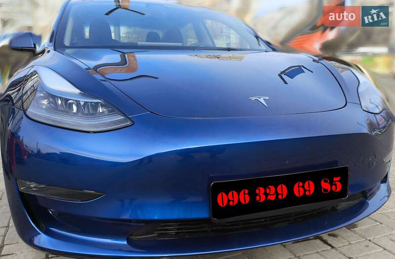 Седан Tesla Model 3 2023 в Харкові