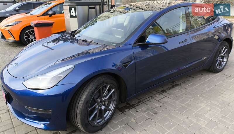 Седан Tesla Model 3 2023 в Харкові