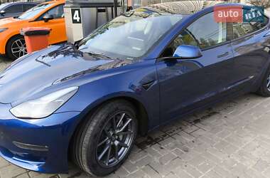 Седан Tesla Model 3 2023 в 