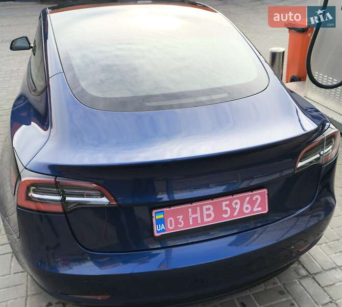 Седан Tesla Model 3 2023 в Харкові