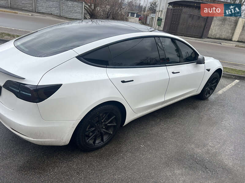 Седан Tesla Model 3 2021 в Києві