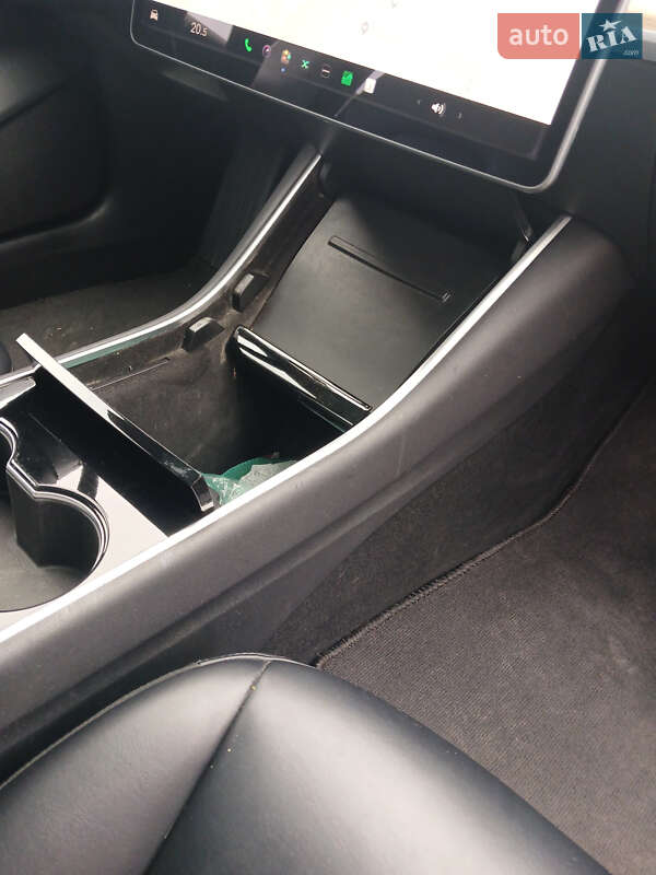Седан Tesla Model 3 2019 в Коломые