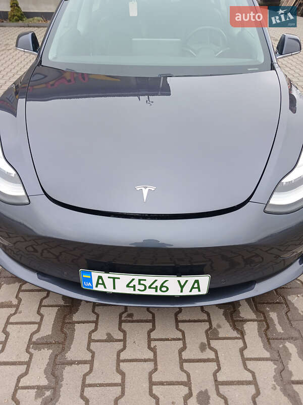 Седан Tesla Model 3 2019 в Коломые