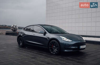 Седан Tesla Model 3 2022 в Кременчуге