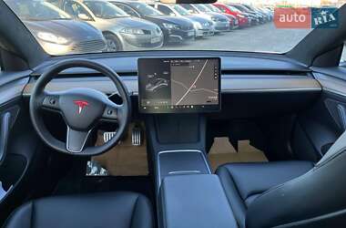 Седан Tesla Model 3 2021 в 