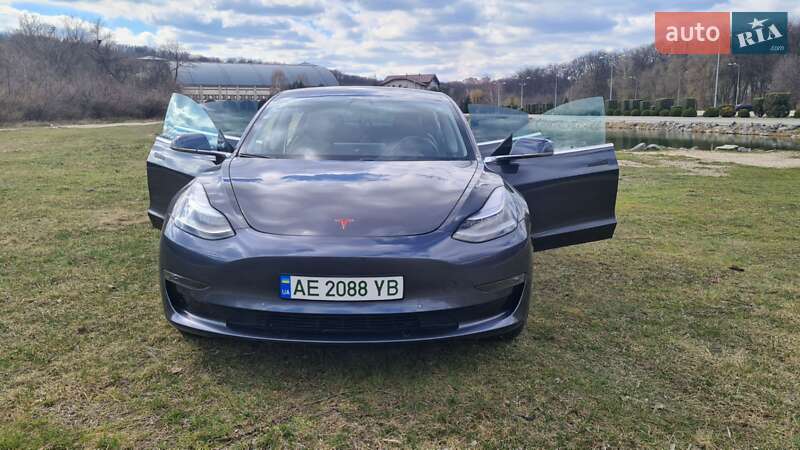 Седан Tesla Model 3 2019 в Дніпрі