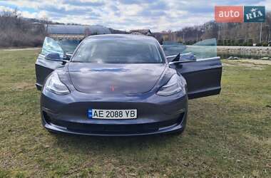 Седан Tesla Model 3 2019 в Дніпрі