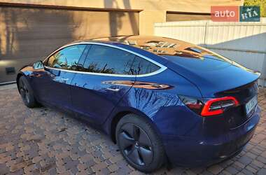 Седан Tesla Model 3 2019 в Киеве