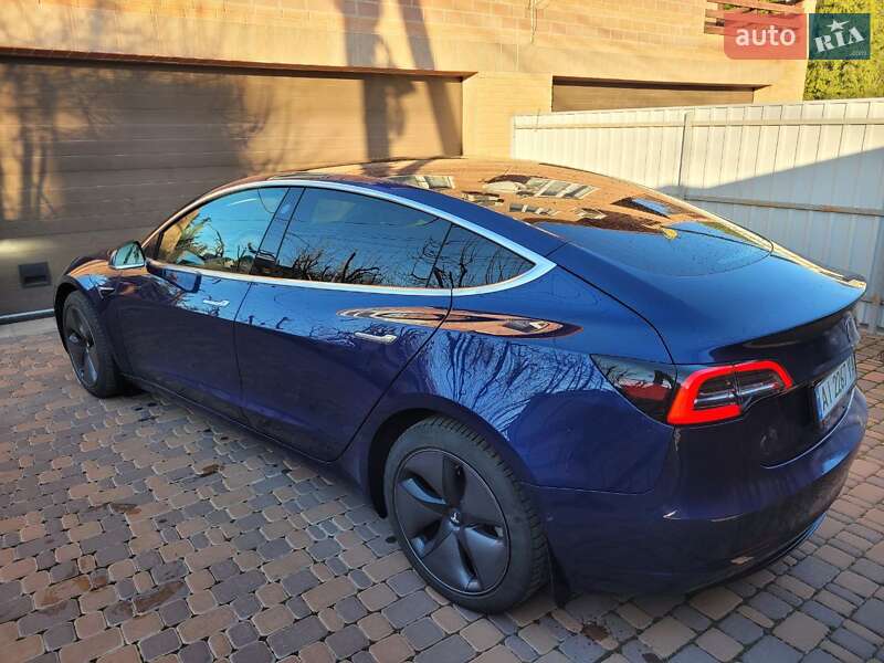 Седан Tesla Model 3 2019 в Киеве