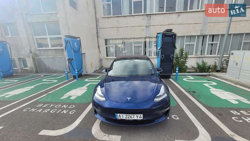 Седан Tesla Model 3 2019 в Киеве