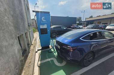 Седан Tesla Model 3 2019 в Киеве