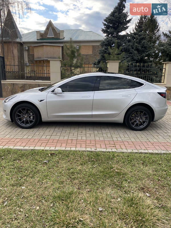 Седан Tesla Model 3 2018 в Никополе