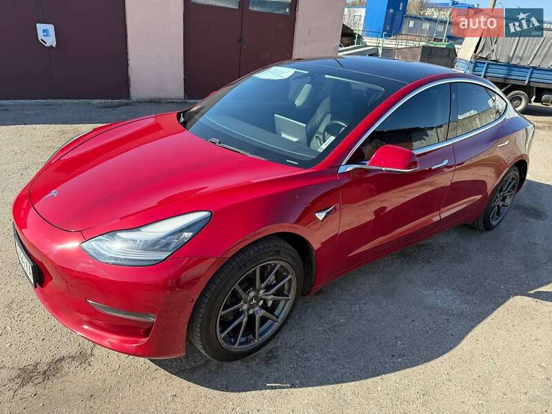 Седан Tesla Model 3 2019 в Харкові