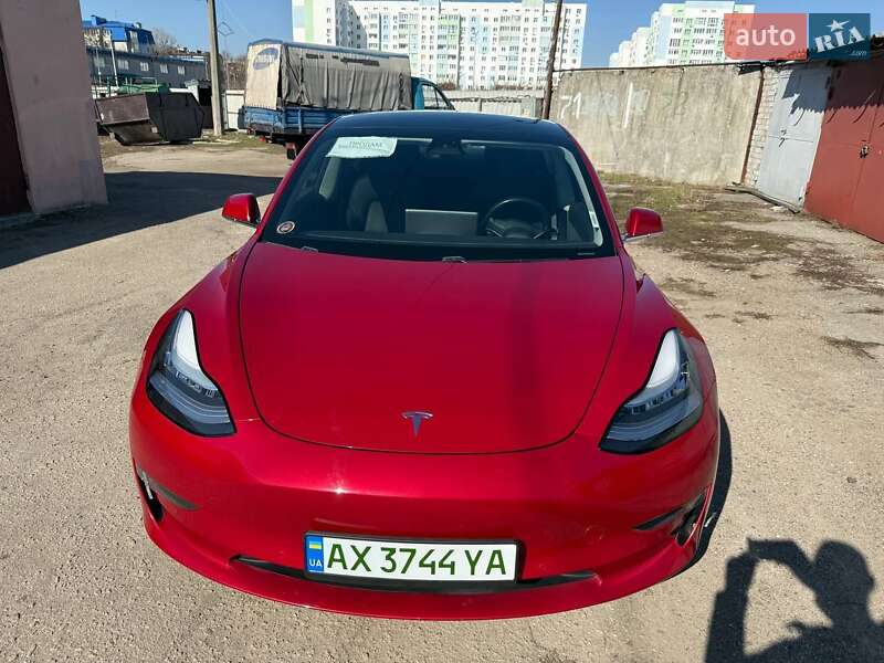 Седан Tesla Model 3 2019 в Харкові