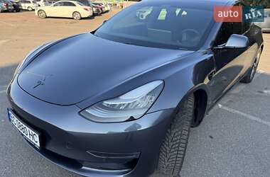 Седан Tesla Model 3 2019 в Львове