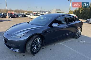 Седан Tesla Model 3 2019 в Львове
