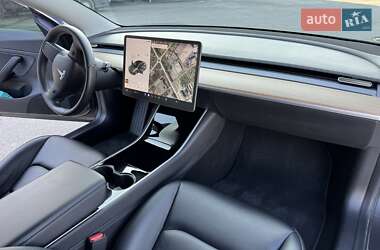 Седан Tesla Model 3 2019 в Львове