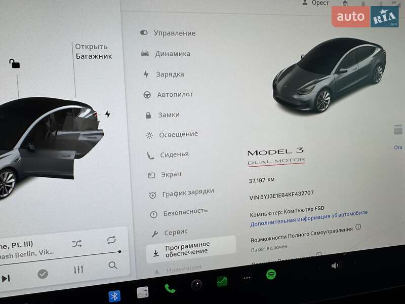 Седан Tesla Model 3 2019 в Львові