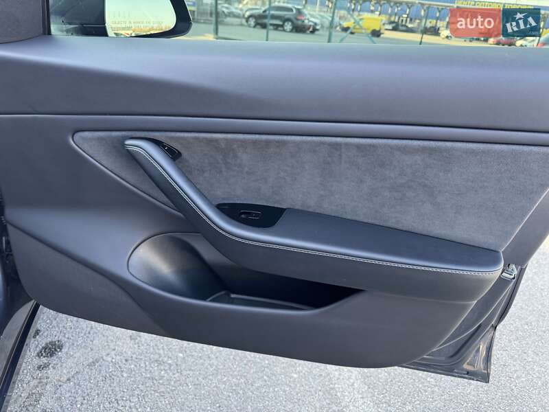 Седан Tesla Model 3 2019 в Львове фото 26 Седан Tesla Model 3 2019 в Львове