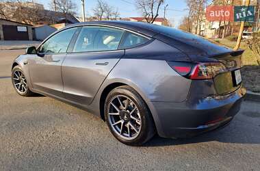 Седан Tesla Model 3 2023 в 