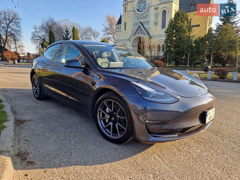 Tesla Model 3 2023