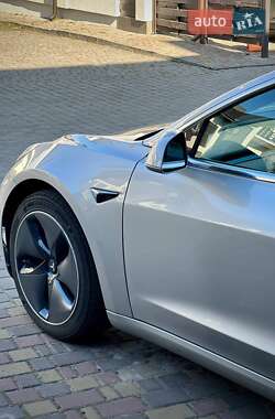 Седан Tesla Model 3 2018 в 