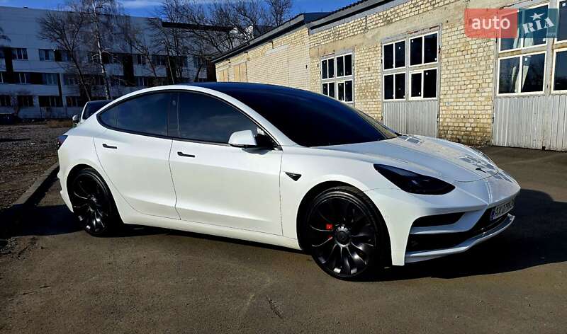 Tesla Model 3 2021