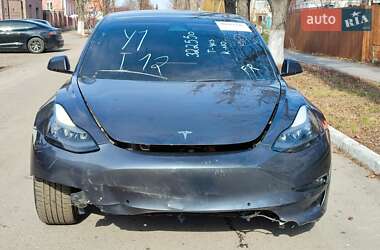 Седан Tesla Model 3 2022 в 
