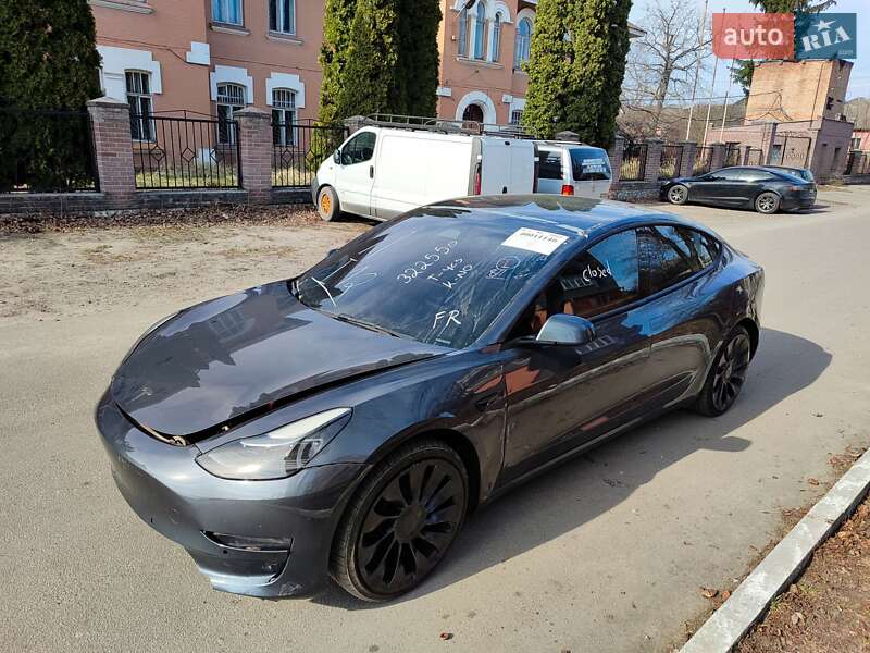 Седан Tesla Model 3 2022 в 