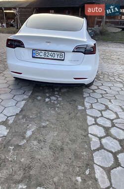 Седан Tesla Model 3 2021 в 