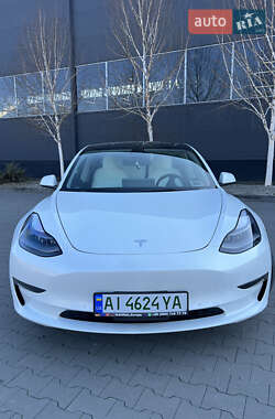 Седан Tesla Model 3 2021 в 
