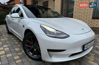 Седан Tesla Model 3 2020 в 