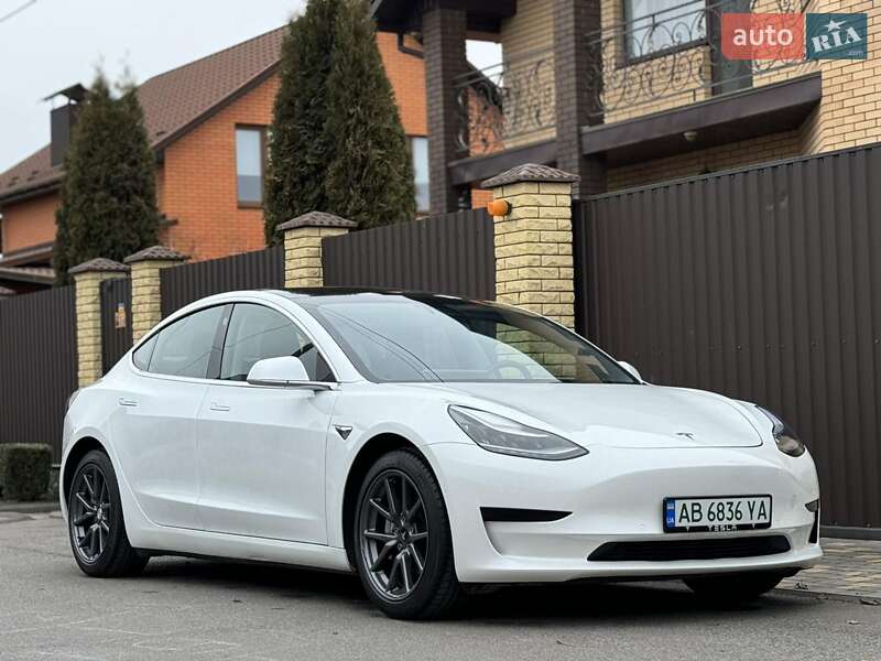 Седан Tesla Model 3 2020 в 