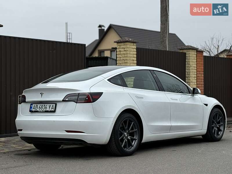 Седан Tesla Model 3 2020 в Вінниці