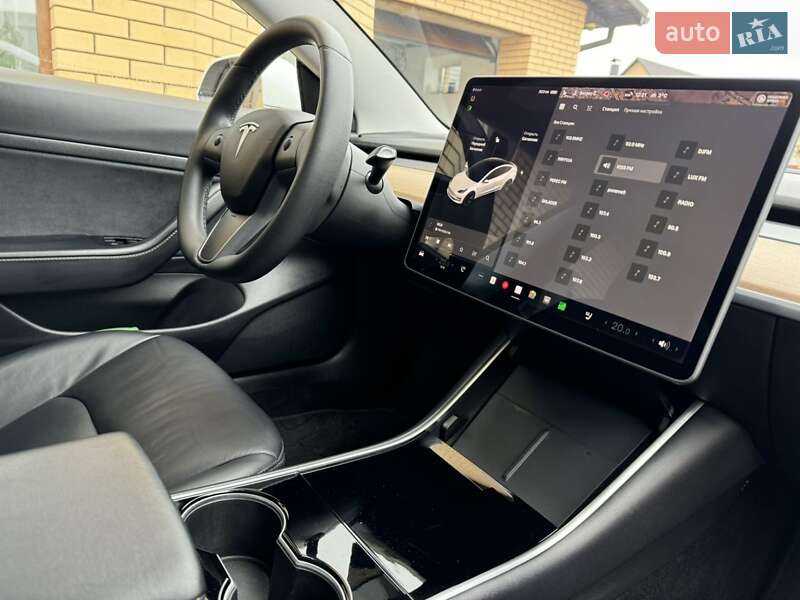 Седан Tesla Model 3 2020 в Вінниці