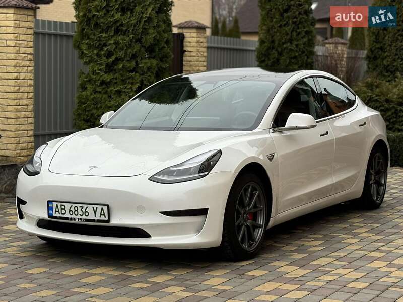 Седан Tesla Model 3 2020 в Вінниці