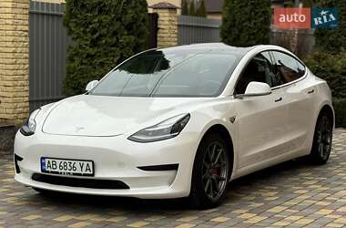 Седан Tesla Model 3 2020 в 