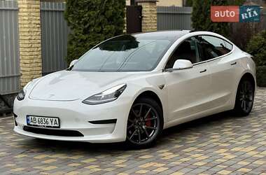 Седан Tesla Model 3 2020 в 