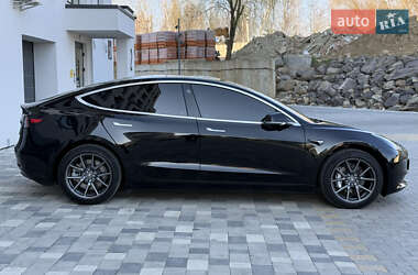 Седан Tesla Model 3 2019 в 